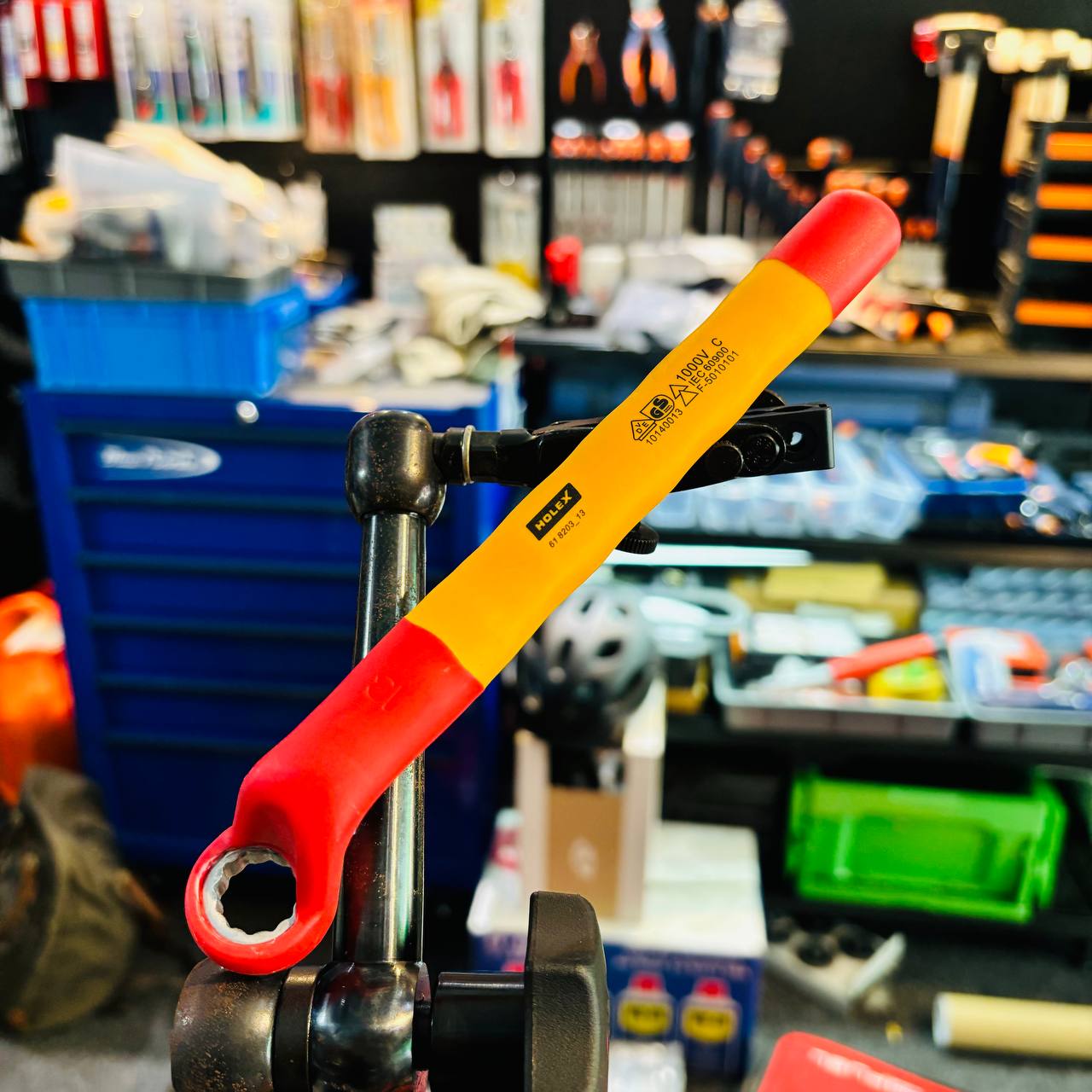 Cờ lê đầu vòng , cách điện 1000V Holex 13mm Cờ lê đầu vòng , cách điện 1000V Holex 13mm